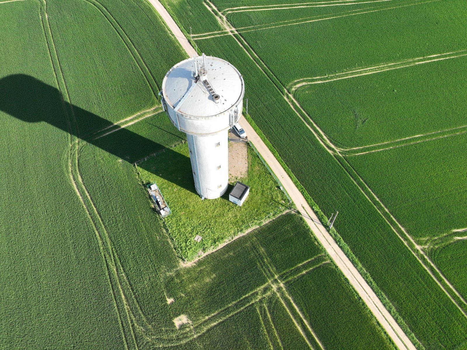 Drone en acquisition terrain pour mission photogrammétrique en Normandie